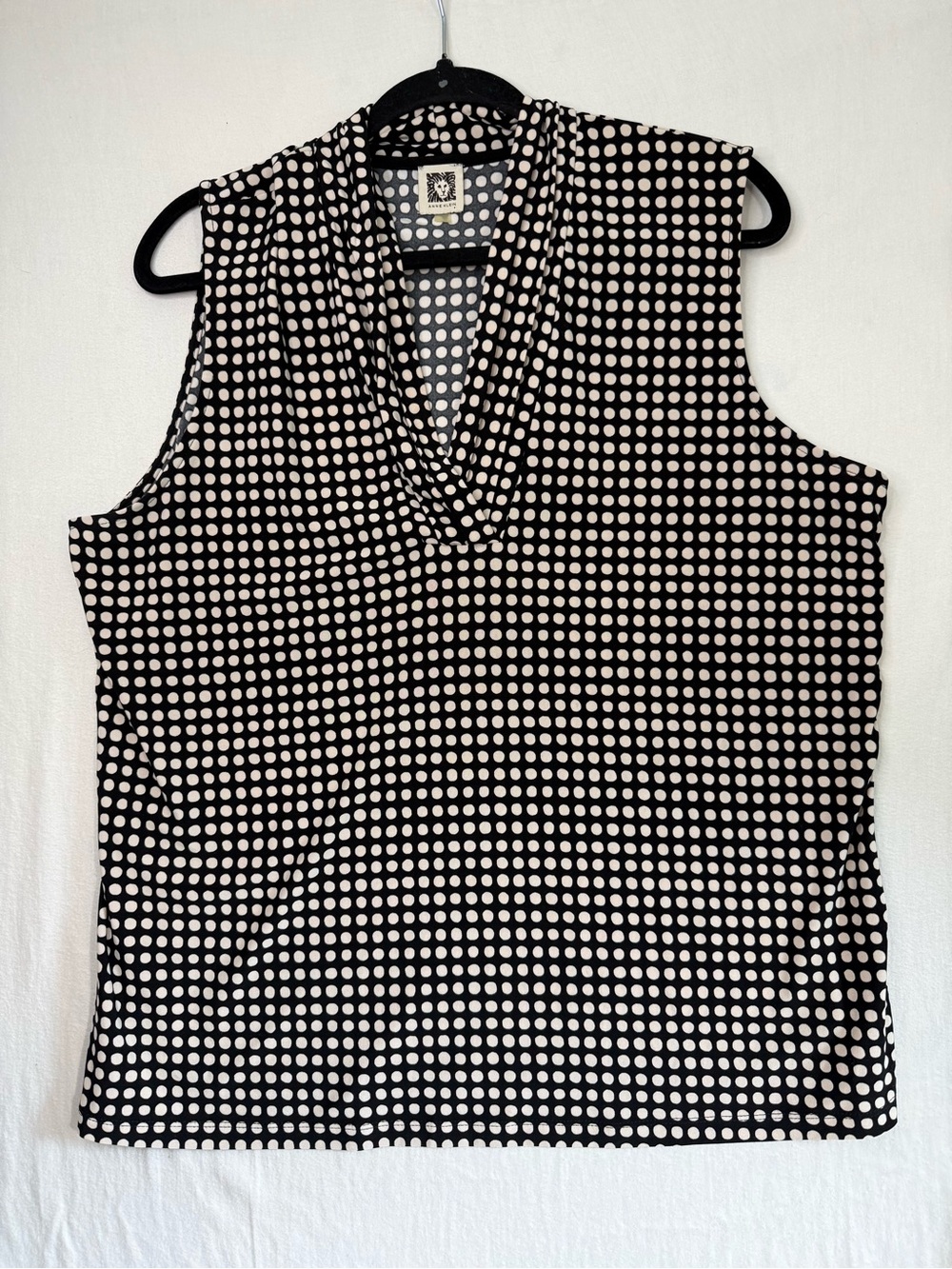 Anne Klein Sleeveless Black & White Polka Dot V-Neck Pleat Top 1X